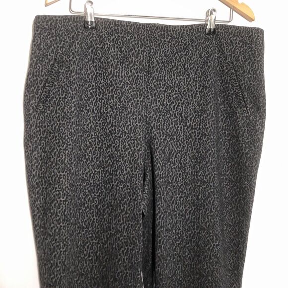 Chico’s Pants Womens XL 16 Gray Fabulously Slimming Pull On Ankle Animal Print - Picture 2 of 11